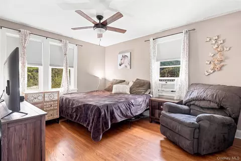 Bedroom - 116 E Cedar St, Poughkeepsie, NY 12601 photo 1 of 3