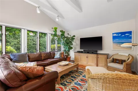 Living - 46 Beverly Dr, Rye, NY 10580 photo 3 of 4