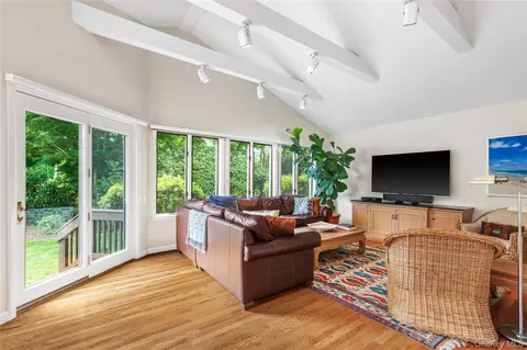 Living - 46 Beverly Dr, Rye, NY 10580 photo 4 of 4