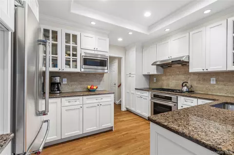 Kitchen - 46 Beverly Dr, Rye, NY 10580 photo 1 of 2