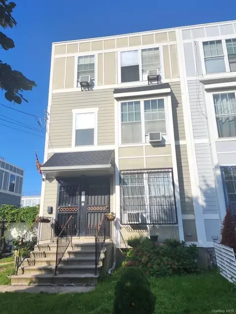 325 Beach 42nd St, Far Rockaway, NY 11691