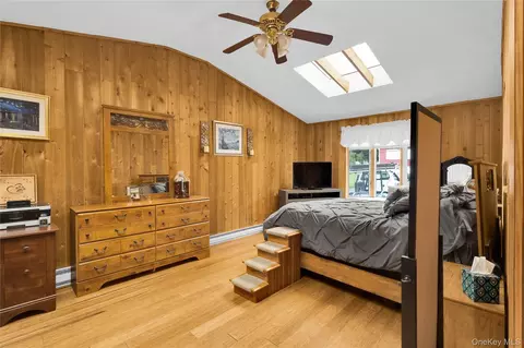 Bedroom - 44 Fairfax Rd, Fishkill, NY 12524 photo 5 of 8