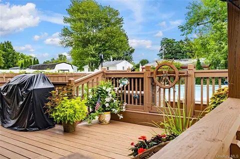 Exterior - 44 Fairfax Rd, Fishkill, NY 12524 photo 7 of 8