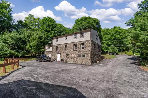 Exterior - 491 State Route 32, Wallkill, NY 12589 photo 3 of 4