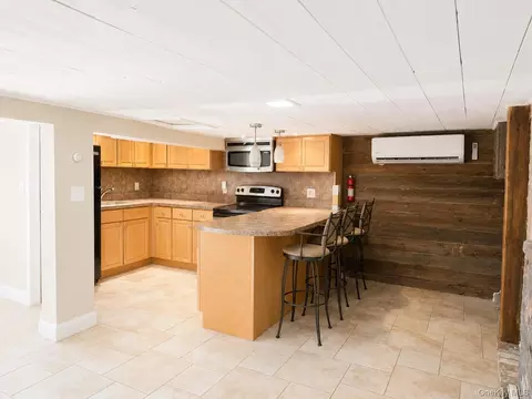 Kitchen - 491 State Route 32, Wallkill, NY 12589 photo 2 of 4