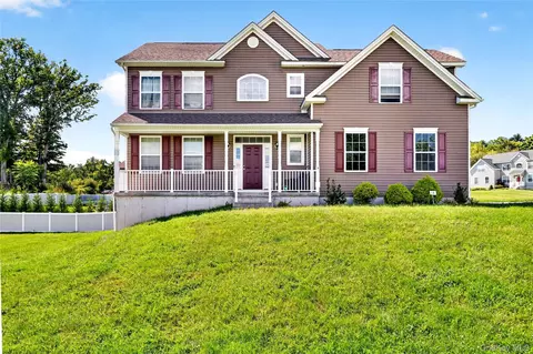 14 Hopkins Ct, Washingtonville, NY 10992