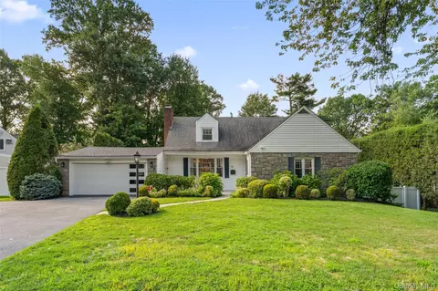 11 Winchcombe Way, Scarsdale, NY 10583