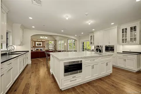 Kitchen - 4 Commodore Ave, Rye, NY 10580 photo 1 of 2