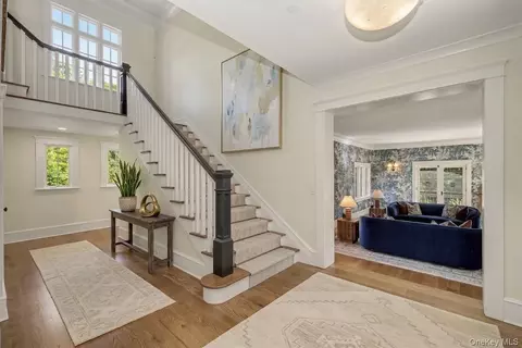 Entry Way - 4 Commodore Ave, Rye, NY 10580 photo 1 of 2