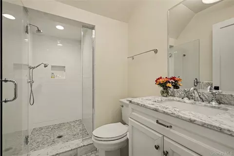 Bath - 4 Commodore Ave, Rye, NY 10580 photo 7 of 8