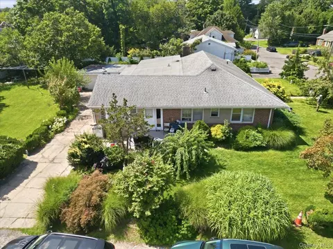 18 E 25th St, Huntington Station, NY 11746