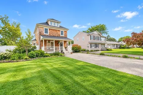 Exterior - 52 Lee Ave, Patchogue, NY 11772 photo 4 of 9