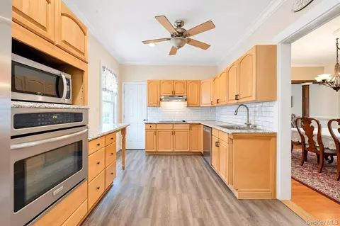 Kitchen - 52 Lee Ave, Patchogue, NY 11772 photo 1 of 3