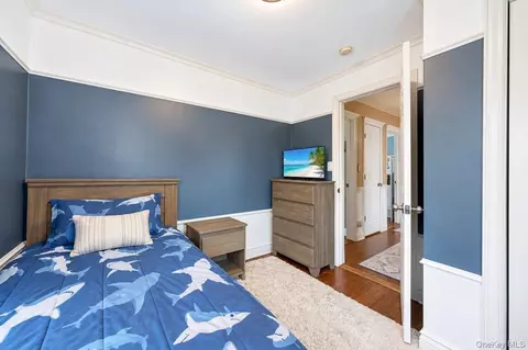 Bedroom - 52 Lee Ave, Patchogue, NY 11772 photo 5 of 7