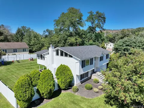 263 Old Haverstraw Rd, Clarkstown, NY 10920
