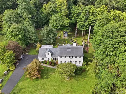 40 Apple Hill Dr, Cortlandt, NY 10567