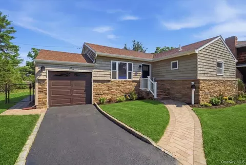 1 Rocco Dr, East Northport, NY 11731