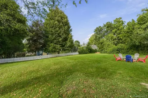 Exterior - 3 Kinderhook Dr, Poughkeepsie, NY 12603 photo 6 of 9
