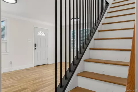 Entry Way - 3 Kinderhook Dr, Poughkeepsie, NY 12603 photo 1 of 2