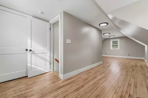 Entry Way - 3 Kinderhook Dr, Poughkeepsie, NY 12603 photo 2 of 2