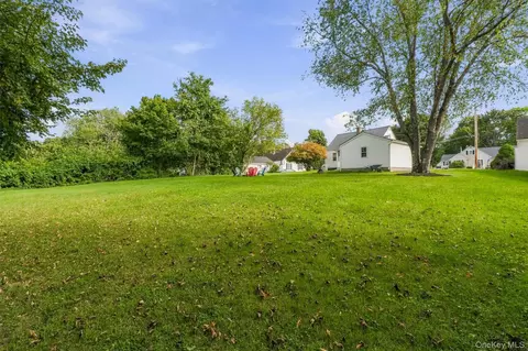 Exterior - 3 Kinderhook Dr, Poughkeepsie, NY 12603 photo 9 of 9