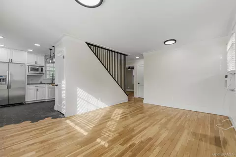 Living - 3 Kinderhook Dr, Poughkeepsie, NY 12603 photo 4 of 4
