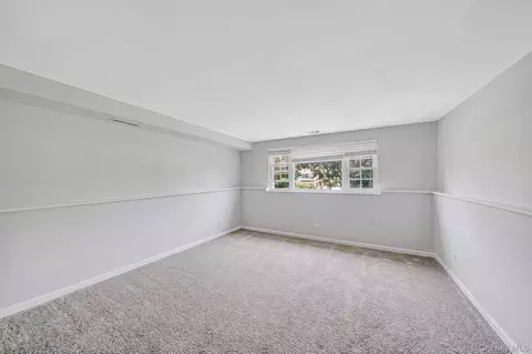 Bedroom - 6 Otsego Pl, Commack, NY 11725 photo 4 of 6