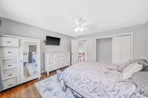 Bedroom - 6 Otsego Pl, Commack, NY 11725 photo 3 of 6