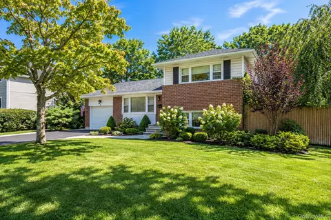Exterior - 6 Otsego Pl, Commack, NY 11725 photo 3 of 8