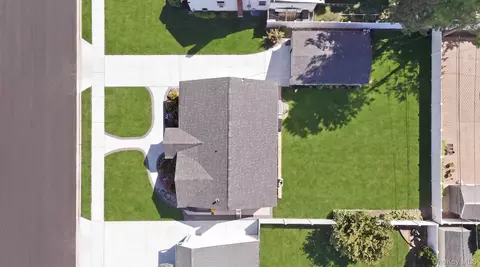 View/Area - 18 Devon Rd, Bethpage, NY 11714 photo 3 of 6