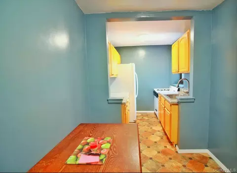 8830 182nd St #3E, New York, NY 11423