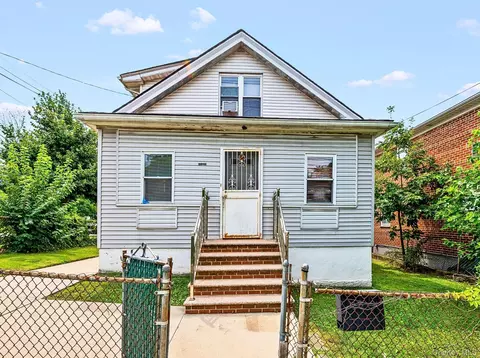 124-18 7th Ave, New York, NY 11356