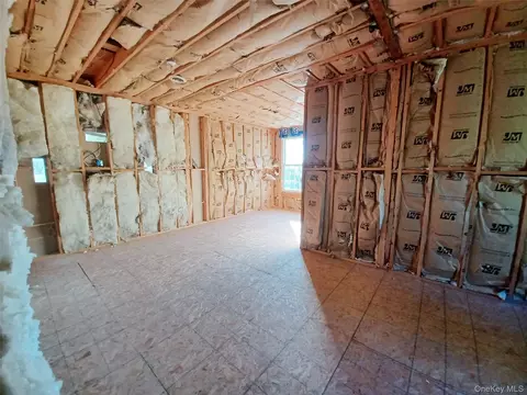 Entry Way - 11 Hedges Rd, Warwick, NY 10990 photo 3 of 6