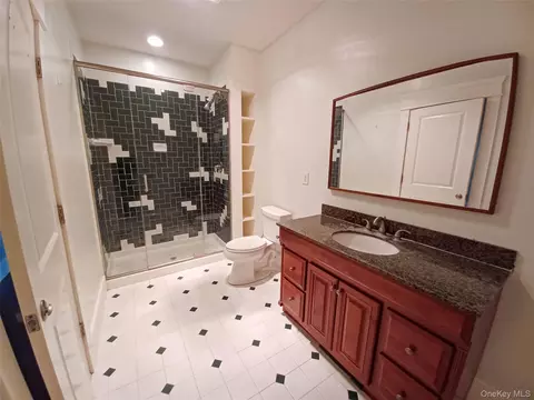 Bath - 11 Hedges Rd, Warwick, NY 10990 photo 5 of 6