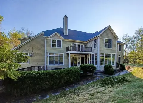 Exterior - 11 Hedges Rd, Warwick, NY 10990 photo 2 of 3