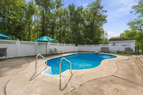 Exterior - 77 Robin Dr, Kent, NY 10512 photo 8 of 9