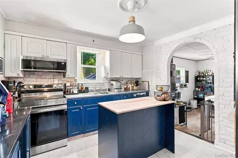 Kitchen - 18 Underhill Ave, Poughkeepsie, NY 12601 photo 1 of 3