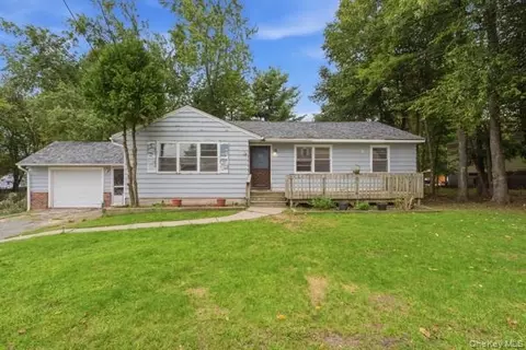 6 Thomas St, Thompson, NY 12701