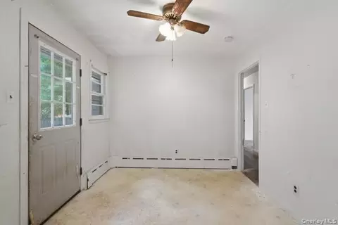 Entry Way - 6 Thomas St, Thompson, NY 12701 photo 1 of 6