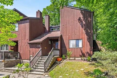 13 Redwood Dr, Highland Mills, NY 10930