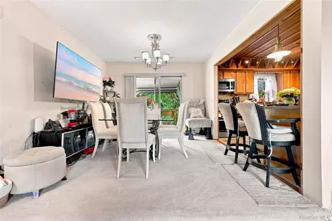 Dining - 124 E Woodside Ave, Patchogue, NY 11772 photo 1 of 2