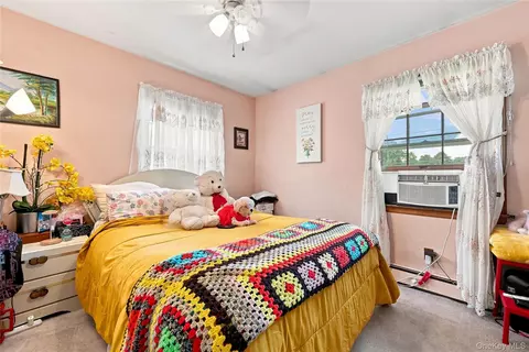 Bedroom - 124 E Woodside Ave, Patchogue, NY 11772 photo 3 of 3