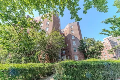 902 Ocean Pkwy #3F, Brooklyn, NY 11230