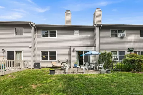 Exterior - 5-03 Brooke Club Dr, Ossining, NY 10562 photo 6 of 8