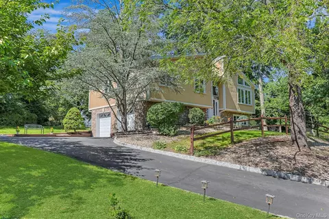 44 Massachusetts Ave, Clarkstown, NY 10920