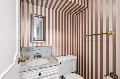 Bath - 720 Milton Rd #N-3D, Rye, NY 10580 photo 1 of 5