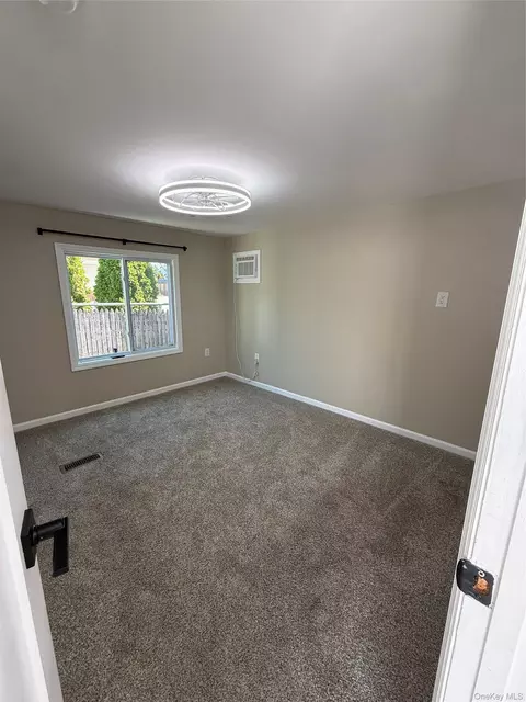 150 Main St #1, Islip, NY 11751 photo 6