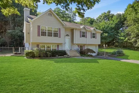 701 Park Ave, Huntington, NY 11743