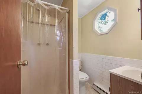Bath - 894 Wallkill Ave, Wallkill, NY 12589 photo 2 of 2