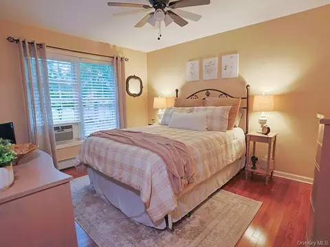 Bedroom - 2 Panther Ln, Shawangunk, NY 12589 photo 3 of 7
